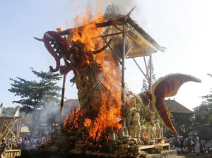 Mengenal Tradisi Ngaben dan Nyekah, Upacara Kematian di Bali