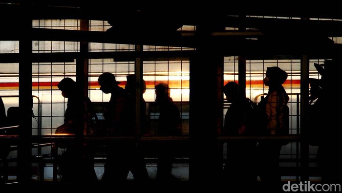 Mengenal Stasiun Citayam, Tempat Bonge Cs Memulai Langkah Stasiun Citayam jadi pembicaraan berkat aksi Bonge Cs di Citayam Fashion Week. Dari Stasiun Citayam inilah, Bonge memulai perjalanan ke Dukuh Atas Jakarta.