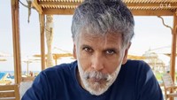 Selain menjadi aktor, model hingga pelatih fitnes, Milind Soman juga cukup aktif di Instagram. Ia sering membagikan momen kulinerannya kepada 1,1 juta followersnya. Foto: Instagram @milindrunning