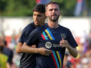 Pjanic Rela Potong Gaji Demi Xavi