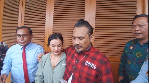 Momen Jerinx bebas dari Lapas Kerobokan, Selasa (2/8/2022).