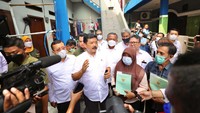 Turut mendampingi beberapa Pejabat Pimpinan Tinggi Madya dan Pratama Kementerian ATR/BPN; Kepala Kantor Wilayah BPN Provinsi DKI Jakarta, Dwi Budi Martono; serta Kepala Kantor Pertanahan Kota Administrasi Jakarta Utara, Taufik Suroso Wibowo.