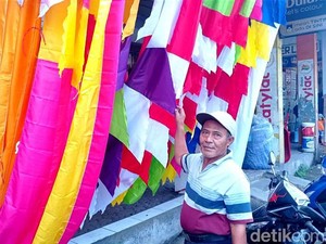 Sisi Lain Pedagang Bendera di Ciamis dan Bandung