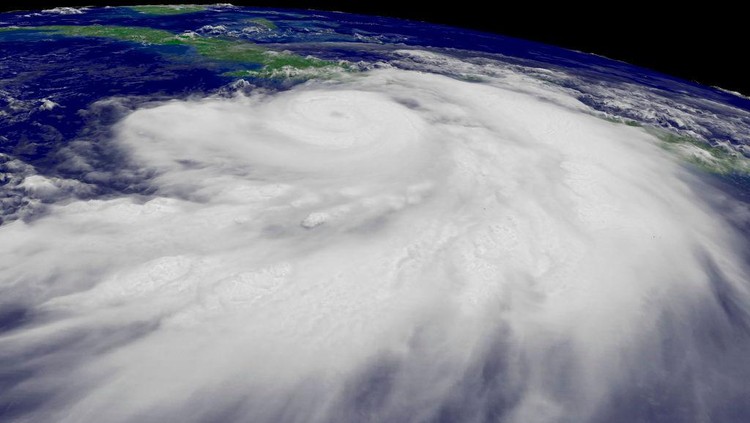 Citra satelit merupakan fotografi yang diambil oleh satelit untuk mengamati bumi dari atas. Salah satu yang diamati yakni jepretan badai dahsyat yang menerjang bumi.