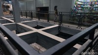 Kios sudah diisi pedagang sembako, kosmetik, hingga tukang jahit. 