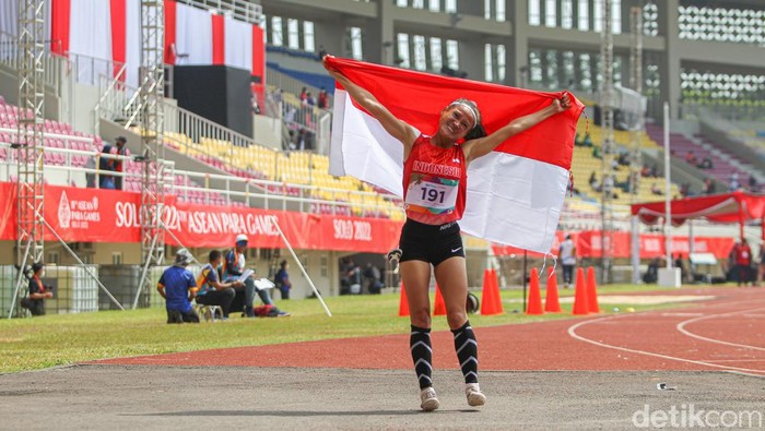 Pelari Indonesia Insan Nurhaida (191) meraih medali perak nomor 200 meter putri T36-37 ASEAN Para Games 2022 di Stadion Manahan, Solo, Selasa (2/8/2022).