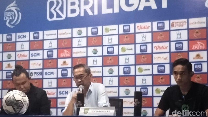 Pelatih Persebaya Aji Santoso