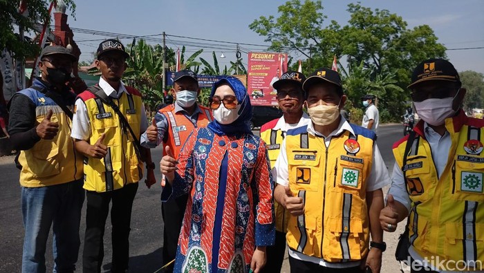 Peninjauan proyek jalan Babadan-Terminal Seloaji Ponorogo