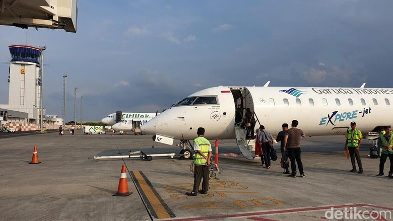 Pesawat Bombardier CRJ 1000 Garuda Indonesia