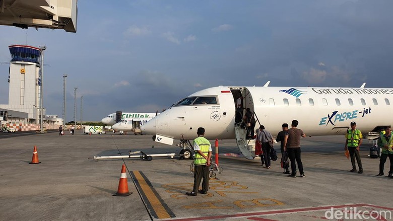Pesawat Bombardier CRJ 1000 Garuda Indonesia Pesawat Bombardier CRJ 1000 Garuda Indonesia
