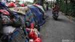 Penampakan Tumpukan Sampah di Perkampungan Citayam