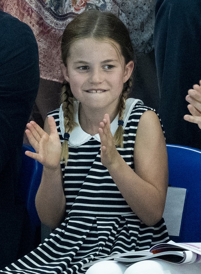 Selain dari gaya busananya, Putri Charlotte juga mendapatkan kekayaan turun temurun dari keluarga aristokrat Inggris. Anak-anak dari kerajaan sudah memiliki kekayaan sejak mereka dilahirkan. Salah satunya telah mewarisi 133.000 hektar tanah di 23 wilayah Inggris. Foto: UK Press via Getty Images/Mark Cuthbert