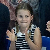 Selain dari gaya busananya, Putri Charlotte juga mendapatkan kekayaan turun temurun dari keluarga aristokrat Inggris. Anak-anak dari kerajaan sudah memiliki kekayaan sejak mereka dilahirkan. Salah satunya telah mewarisi 133.000 hektar tanah di 23 wilayah Inggris. Foto: UK Press via Getty Images/Mark Cuthbert