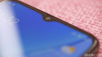 Ada kamera 4 MP di bagian depan. Foto: Adi Fida Rahman/detikINET