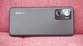 Ditenagai chipset MediaTek Dimensity 700 dengan dua opsi RAM 4 GB dan 6 GB. Foto: Adi Fida Rahman/detikINET