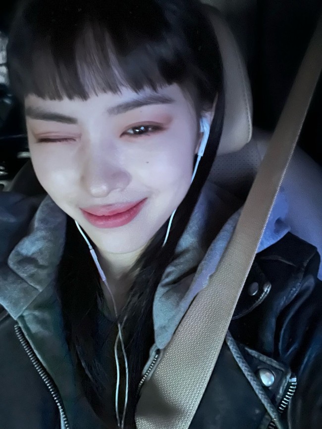 Penggemar sempat melihat kemiripan Ryujin ITZY dengan bintang drama Korea Nevertheless, Han So Hee setelah potong poni. Foto: Instagram