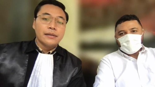 Anak Ketua DPRD Badung Putu Nova Christ Andika Graha Parwata didampingi Penasehat Hukumnya, Ida Bagus Gumilang Galih Sakti menjalani sidang pledoi secara online di PN Denpasar
