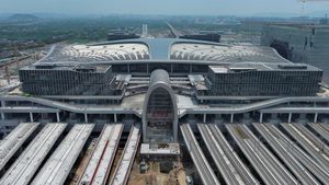 Megahnya Stasiun Hangzhou China, Atapnya Pakai Solar Panel