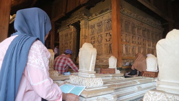 Suasana makam Sunan Kudus kala luwurnya dilepas, Selasa (2/8/2022).