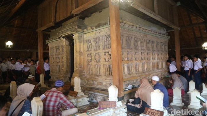 Suasana makam Sunan Kudus kala luwurnya dilepas, Selasa (2/8/2022).