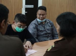 Dilimpahkan Bareskrim, Tersangka Binomo Fakarich Tiba di Kejari Medan