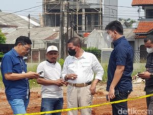 Pemilik Lahan Buka Suara soal Temuan Beras Bansos Dikubur di Depok