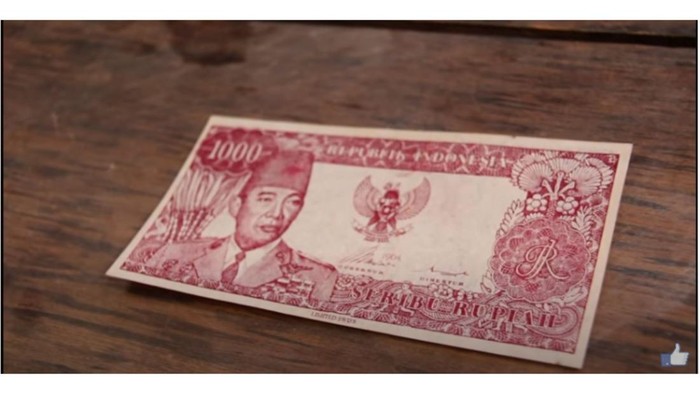Uang 1.000 bergambar Presiden Soekarno.