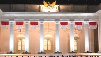 Meski digelar masih dalam suasana pandemi yang semakin membaik, para pengunjung yang hadir tetap menerapkan protokol kesehatan dengan ketat sehingga acara tetap bisa berlangsung digelar di halaman istana.