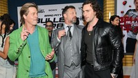 Gala Premiere itu dijadikan Brad Pitt sebagai momen buat berkumpul dengan para bintang film Bullet Train. (Foto: Variety via Getty Images/Michael Buckner)