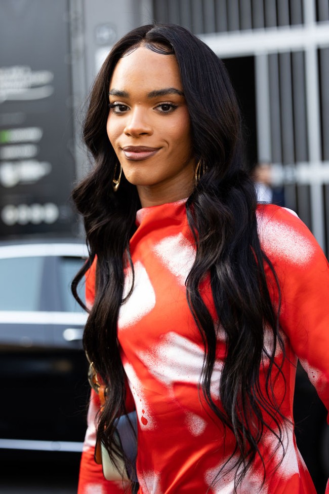 Transgender 18 tahun itu mengaku sebagai penggemar film mata-mata James Bond. Yasmin berharap bisa menjadi Bond girl transgender pertama. Foto: Getty Images