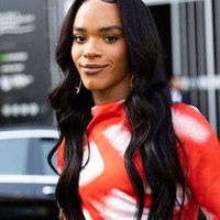 Transgender 18 tahun itu mengaku sebagai penggemar film mata-mata James Bond. Yasmin berharap bisa menjadi Bond girl transgender pertama. Foto: Getty Images