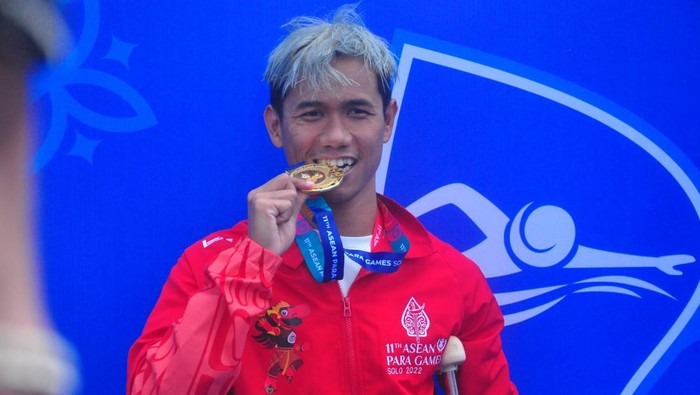 Atlet asal Sumatera Selatan Jendi Pangabean berhasil menyabet emas di semua nomor di hari ketiga Para Swimming ASEAN Para Games 2022, Semarang, Rabu (3/8/2022).