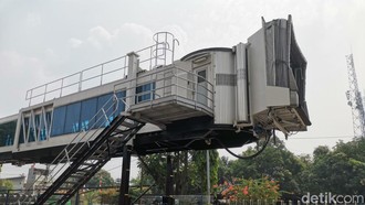 Pesawat China Eastern Senggol Garbarata, Penumpang Panik