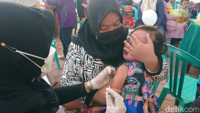 Bulan Imunisasi Anak Nasional di Tulungagung