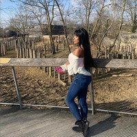 “Untuk membakar kalori, saya memulai diet seks. Lima jam sesi bercinta sehari, sedikitnya empat hari seminggu. Saya ingin menurunkan berat badan 6 kg lagi,” tuturnya seperti dilansir Daily Star. Foto: Instagram/@carollekker_