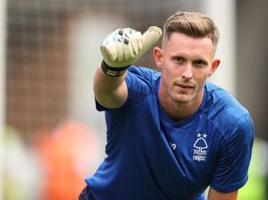 Henderson Mau Cabut, MU Dekati Kiper Fenerbache