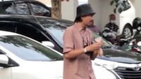 Sebuah video menampilkan Duta Sheila On 7 menjadi viral di media sosial. Dok. TikTok