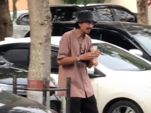 Makan Jajanan, Duta Sheila On 7 Dikira Tukang Parkir
