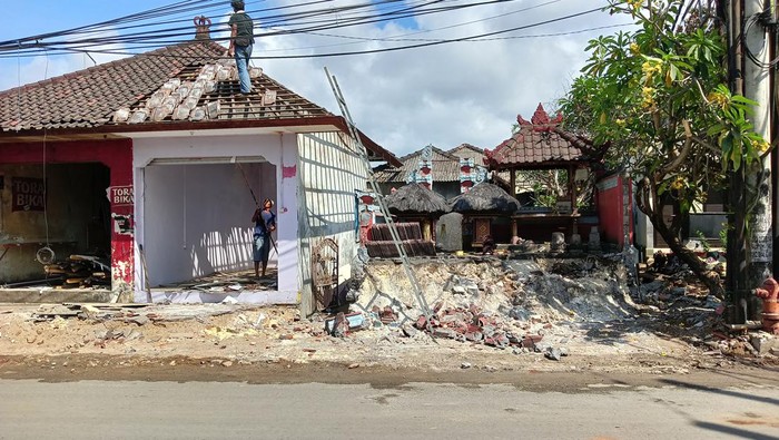 Kondisi pura dan pelinggih pasca eksekusi lahan di Peminge, Nusa Dua, Badung