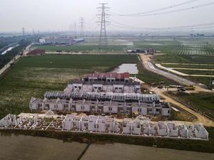 Foto Ini Tunjukkan Lahan Pertanian Menyusut Gegara Perumahan