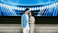 Hingga akhirnya tepat pada ulang tahun Kevin Sanjaya (2/8), dirinya melamar anak ketiga dari pebisnis Hary Tanoesoedibjo. Valencia tak perlu pikir panjang dan langsung menerima lamaran tersebut. Foto: Instagram/valenciatanoe & instagram/kevin_sanjaya