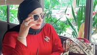 Nama Tasyi Athasyia kian terkenal karena melalui akun YouTube miliknya, ia sering mengunggah video masak hingga mencoba makanan viral. Foto: Instagram @tasyiathasyia