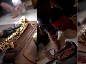 Salt Bae Sajikan Tomahawk Steak Berlapis Emas 24 Karat di Acara Gold Night
