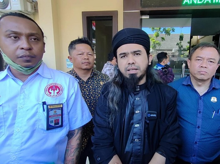 Gus Samsudin di polda jatim