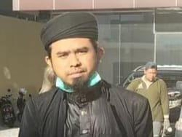 Gus Samsudin di polda jatim laporkan pesulap merah