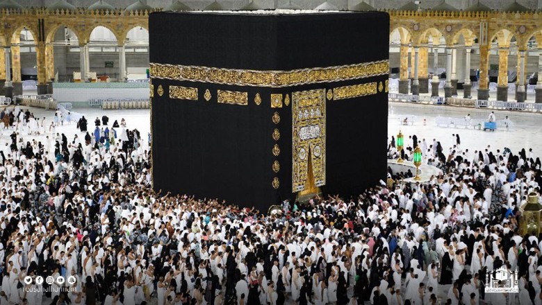 Hajar Ismail dan Hajar Aswad kembali dibuka Hajar Ismail dan Hajar Aswad kembali dibuka.