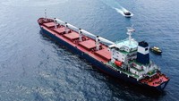 Pengapalan komersial tersebut adalah yang pertama dari Odessa sejak awal pecahnya konflik pada 24 Februari 2022. Keamanan jalur laut itu didapat sebagai hasil kesepakatan antara pemerintah Amerika Serikat, Rusia, Ukraina, Turki dan Indonesia serta Perserikatan Bangsa-Bangsa (PBB). Ali Atmaca/Anadolu Agency via Getty Images.