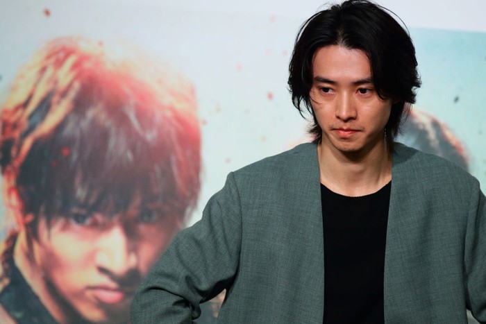 Kento Yamazaki SINGAPORE - MAY 27: Japanese actor Kento Yamazaki attends the press conference for 'Kingdom' Singapore premiere at the Sands Theatre, The Shoppes at Marina Bay Sands on May 27, 2019 in Singapore. (Photo by Suhaimi Abdullah/Getty Images)