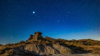 Di Alberta, tak hanya planet Jupiter yang unjuk gigi tapi juga Saturnus. Keren...