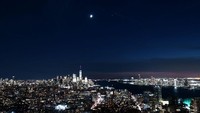 Bahkan bulan, Jupiter dan Saturnus tampil bersama di langit New York.